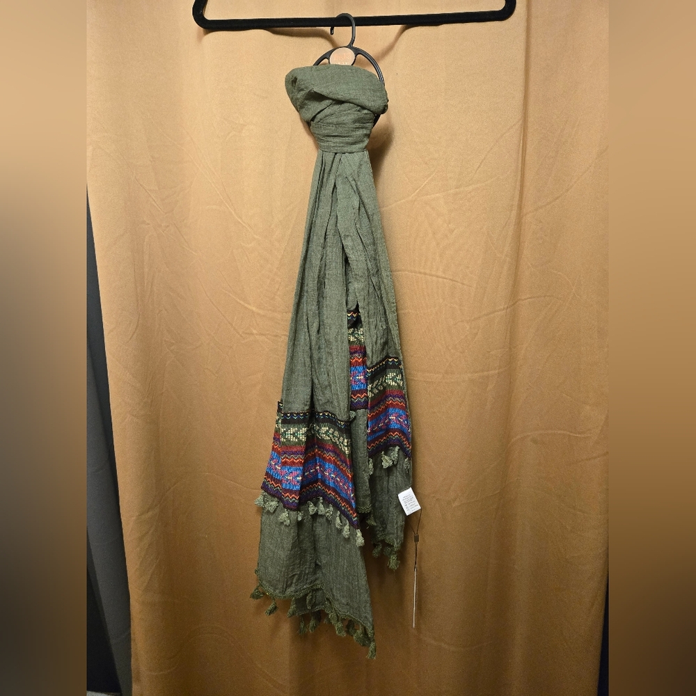 New Treska olive green scarf